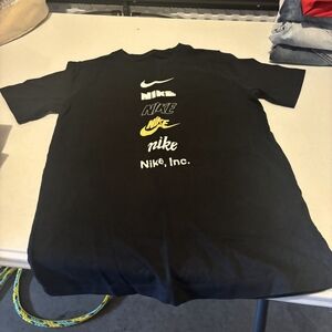 Nike tshirt